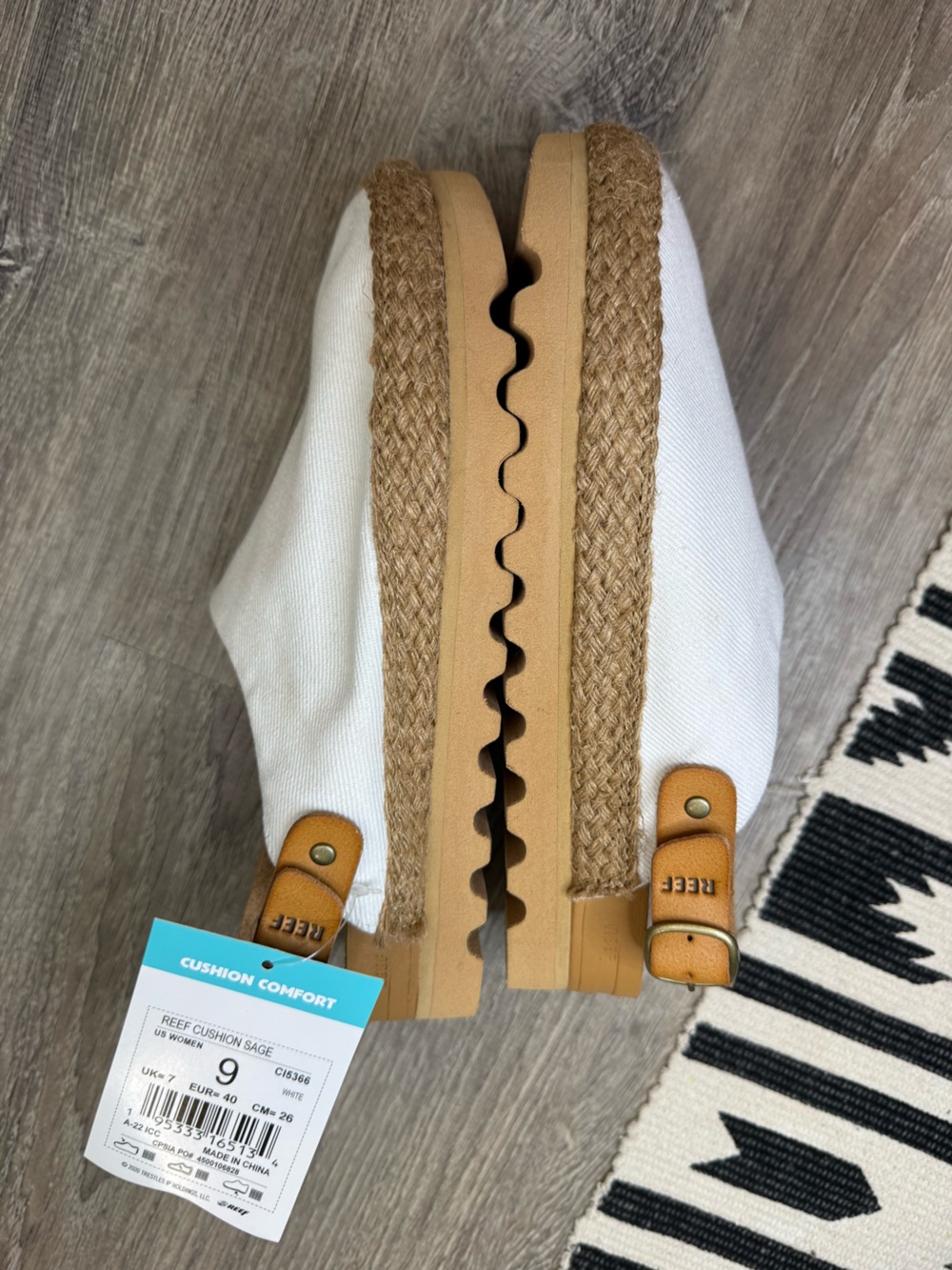 Reef Cushion Espadrilles Size 9 - Picture 6 of 7